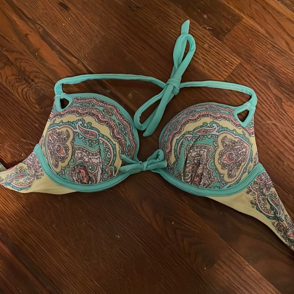 Victoria’s Secret Bathing Suit Top 32B - Picture 1 of 4